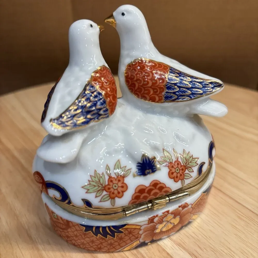 VTG Andrea by Sadek Imari Dove Love Birds Porcelain/hinged  Trinket Box